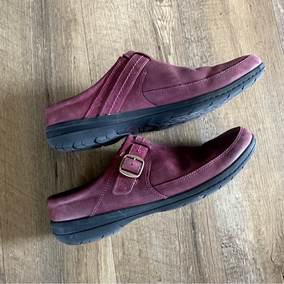 Merrell Encore Kassie Beet Red Full Grain Leather Buckle Mules - Picture 3 of 9